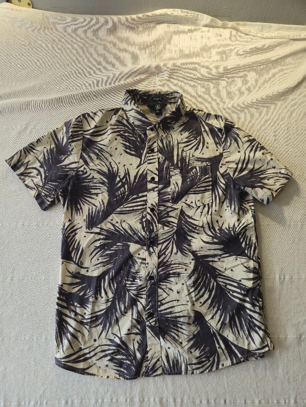 Volcom Modern Fit Short Sleeve Button-Up Shirt Size Large